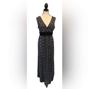 Max Studio Black and White Polka Dot V‑Neck Maxi Dress